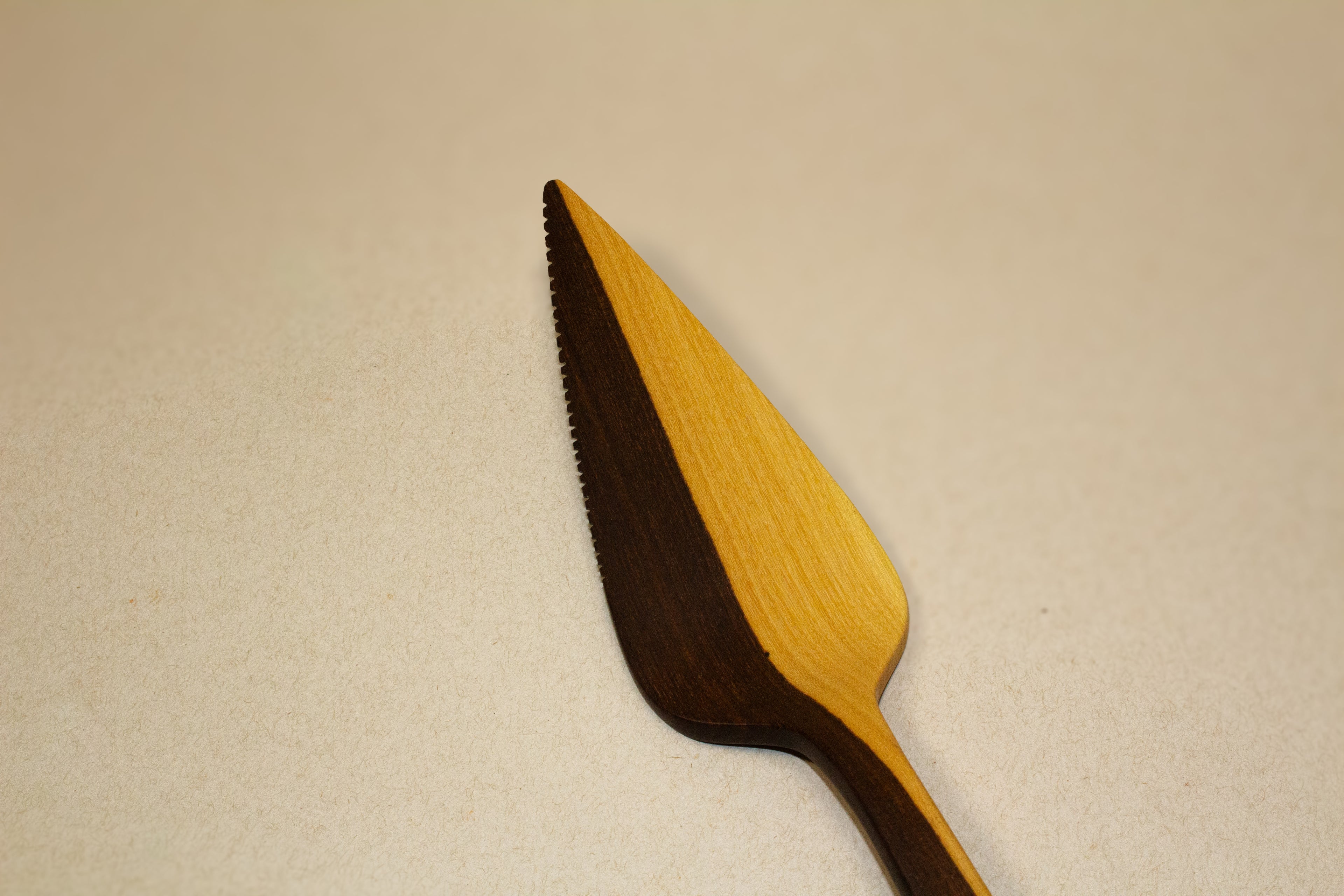 Espatula para pastel de madera tropical