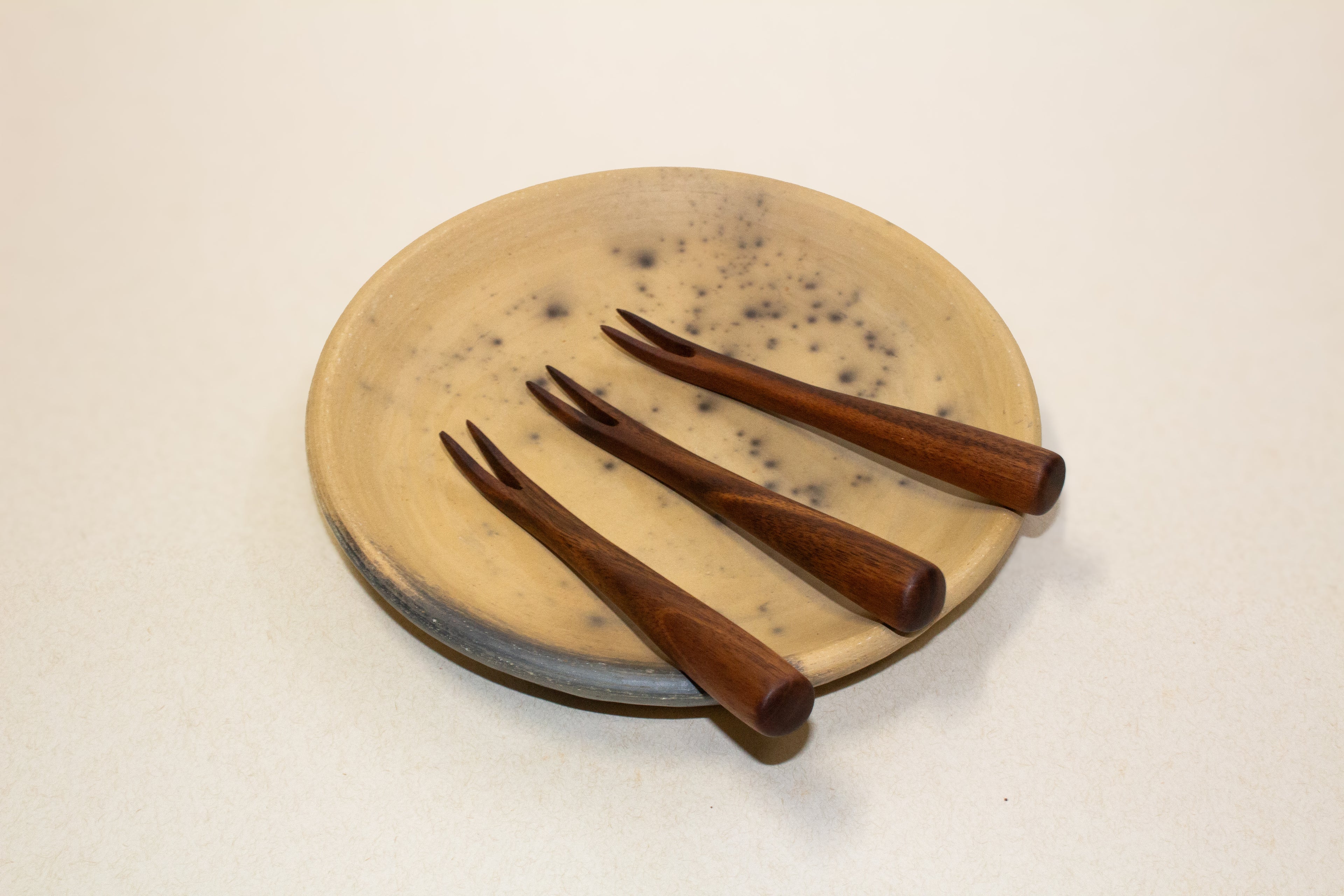 Juego de tenedores botaneros de madera tropical