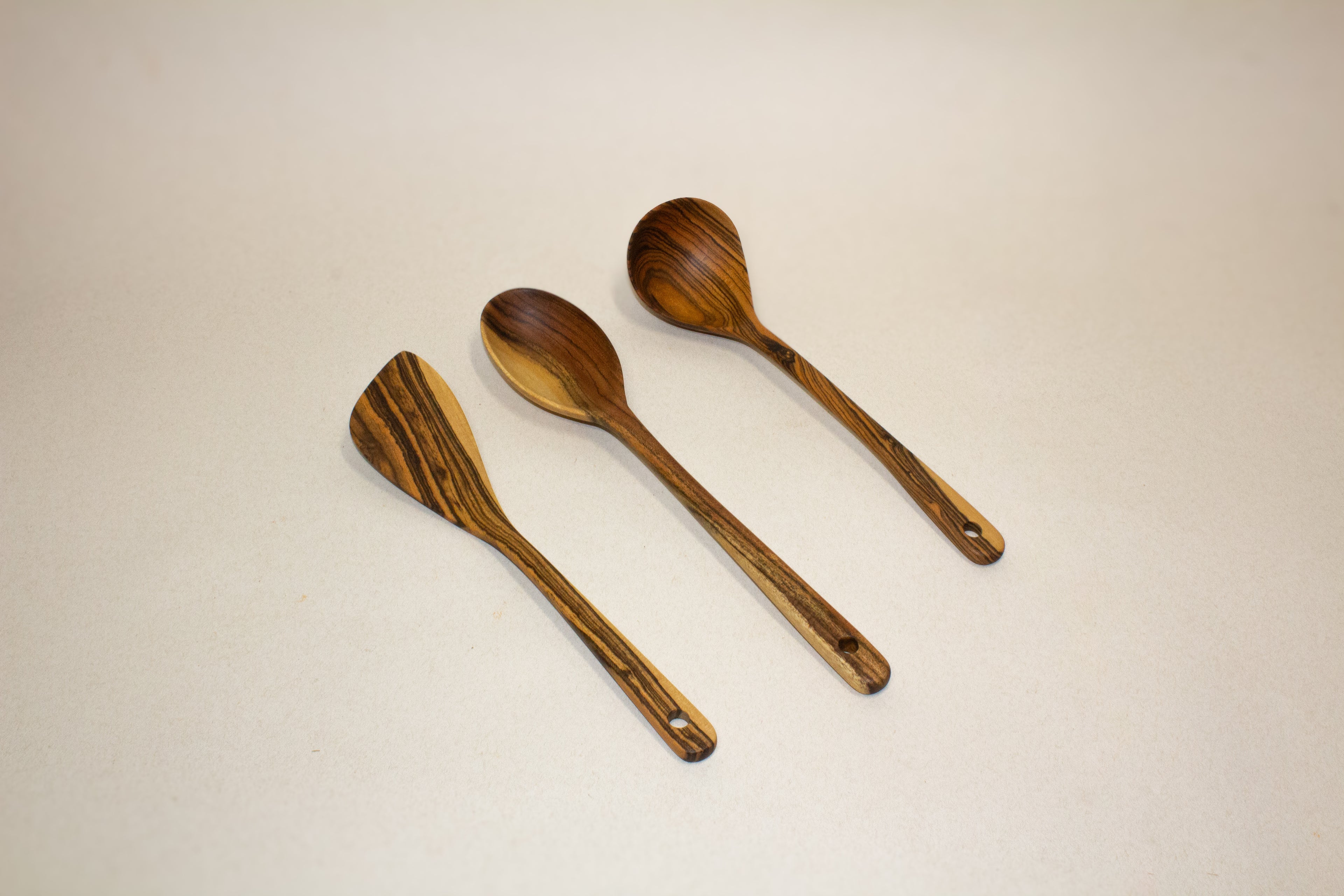 Juego de utensilios de madera tropical