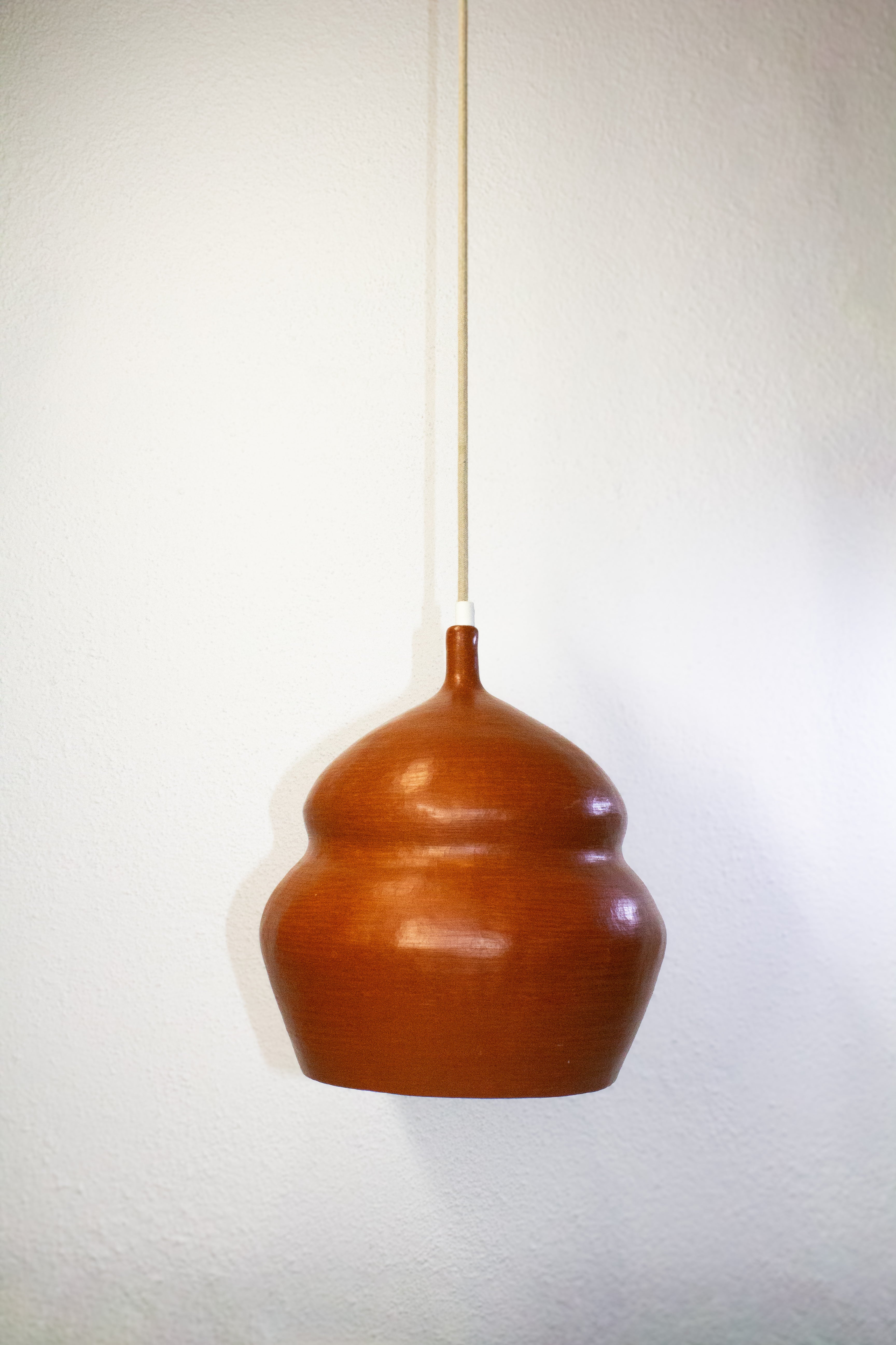 Lámpara colgante tipo botella de barro rojo