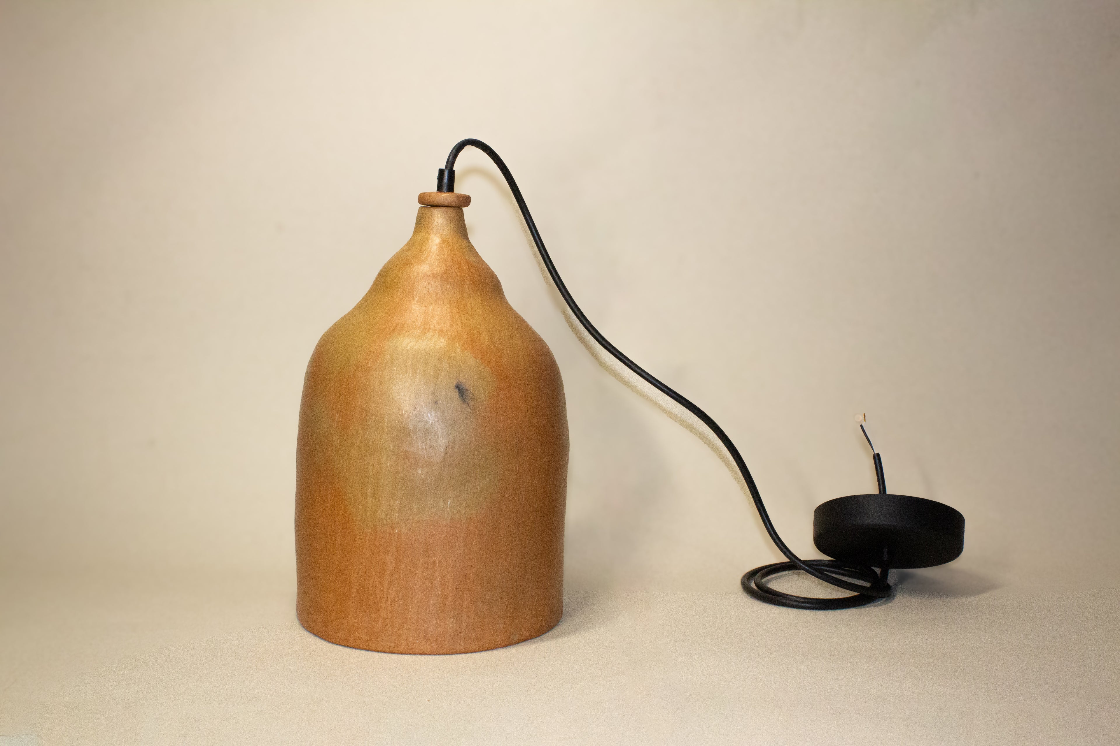 Lámpara colgante alta de barro mixe