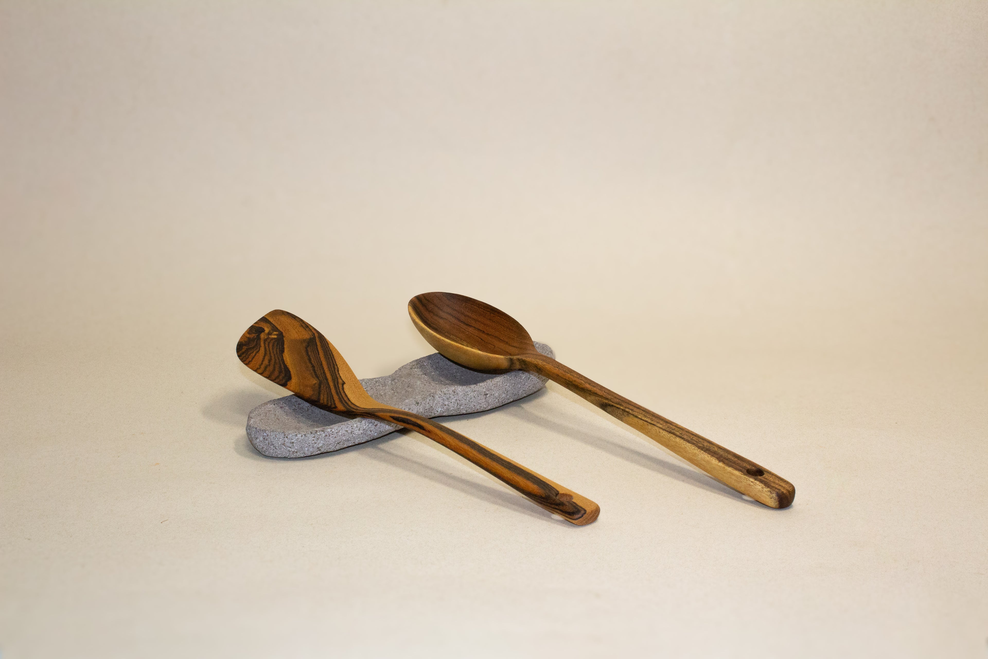 Juego de utensilios de madera tropical