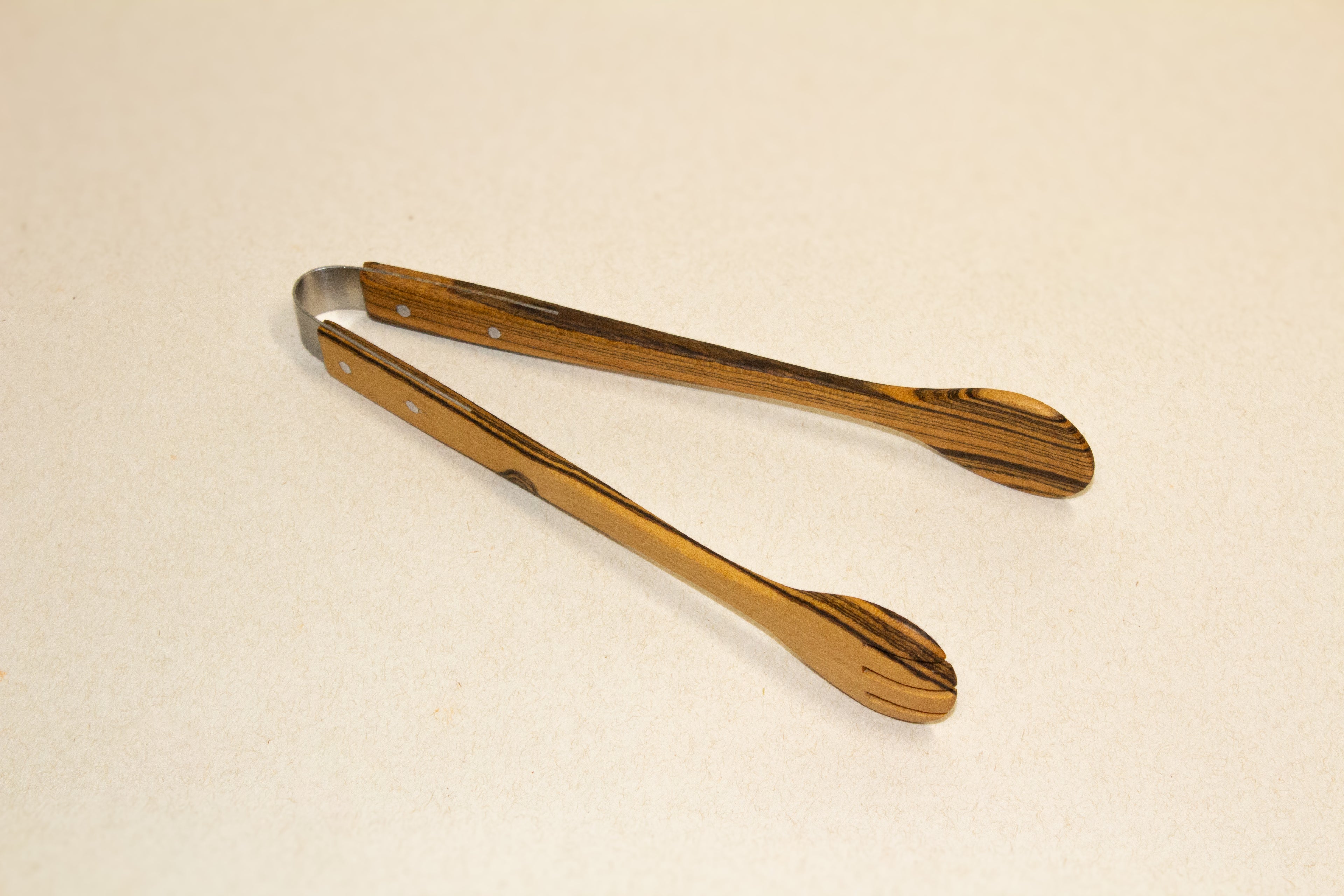 Pinza para ensalada de madera tropical