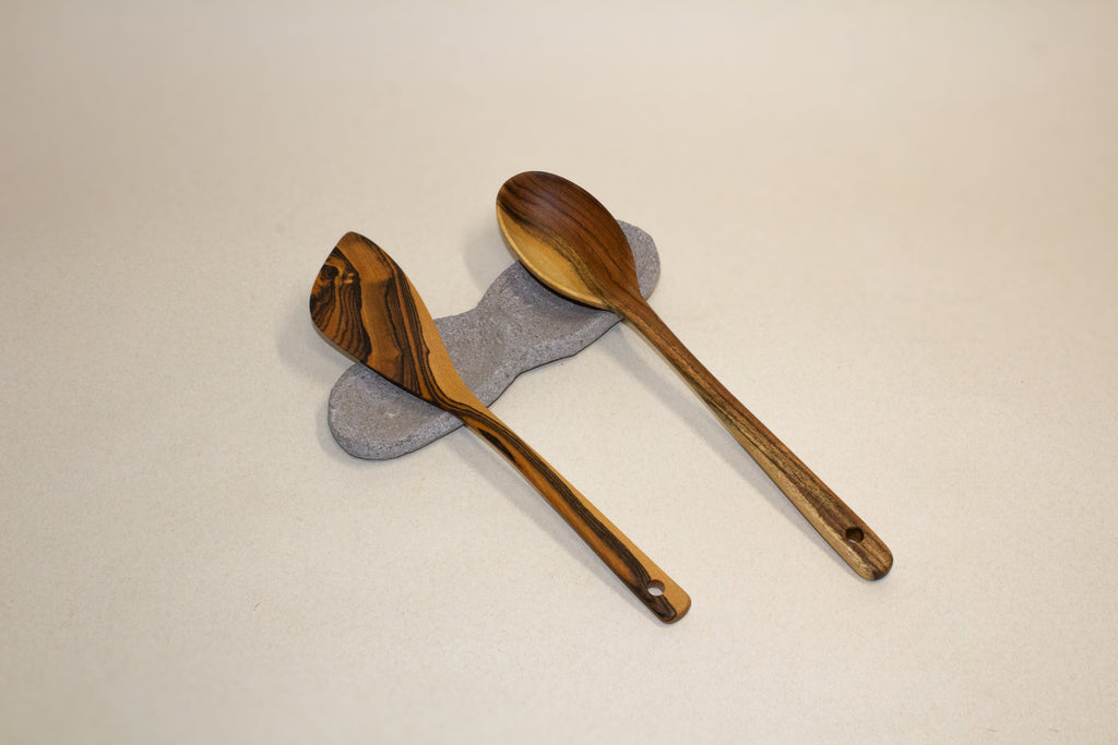 Juego de utensilios de madera tropical