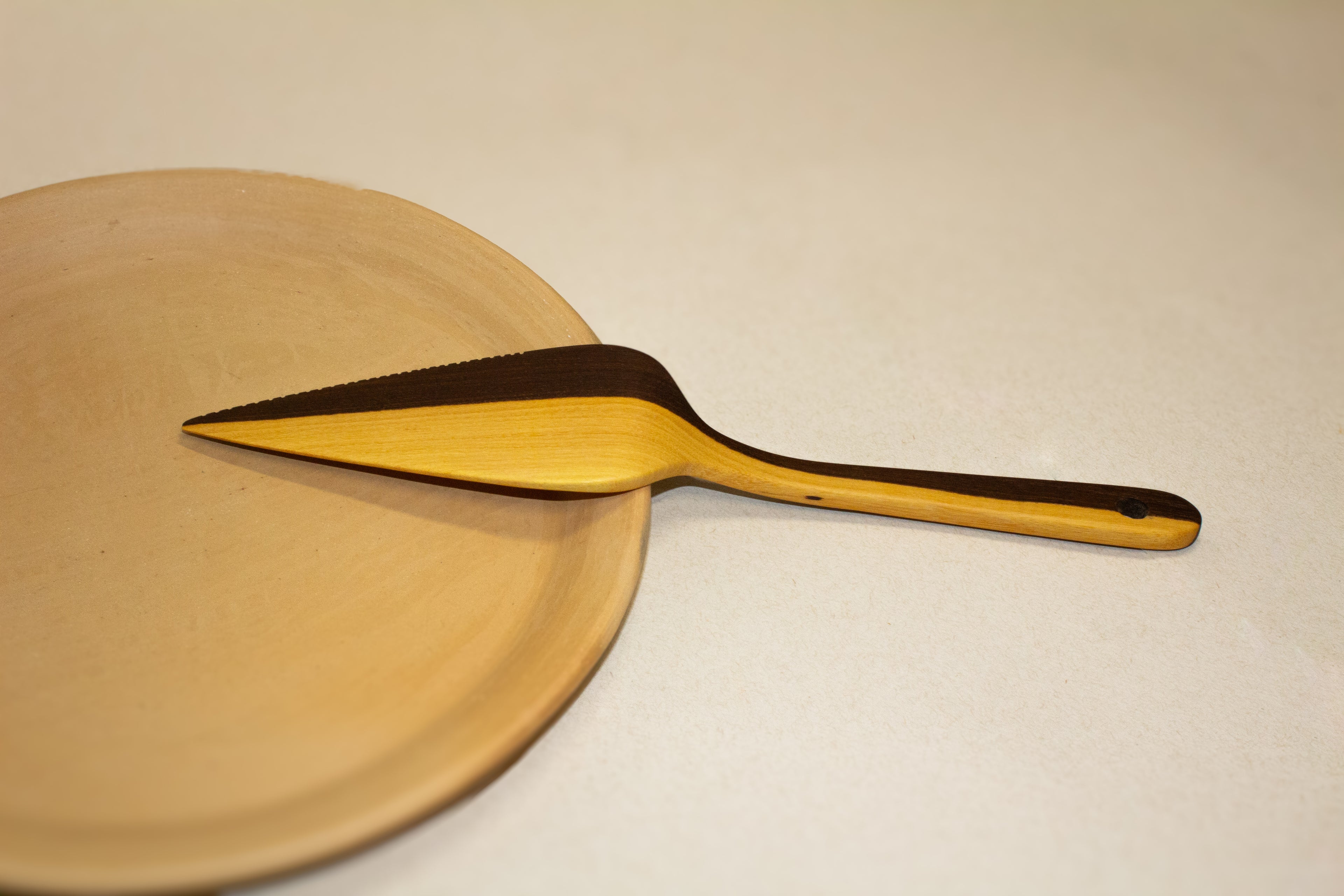 Espatula para pastel de madera tropical