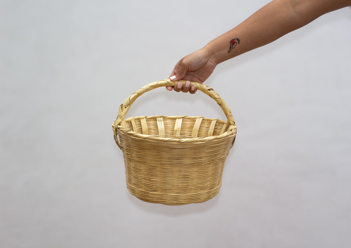 Canasta mediana de carrizo