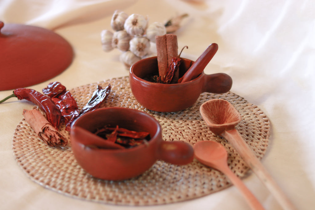 Juego de salseros de barro rojo