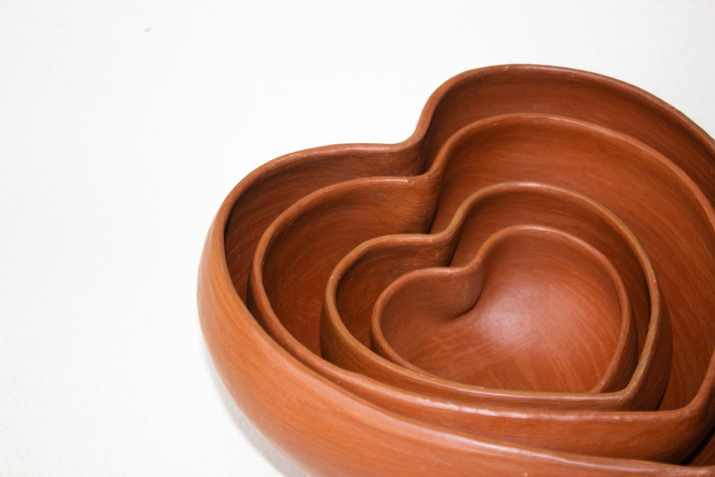 Juego de cuencos corazón de barro rojo