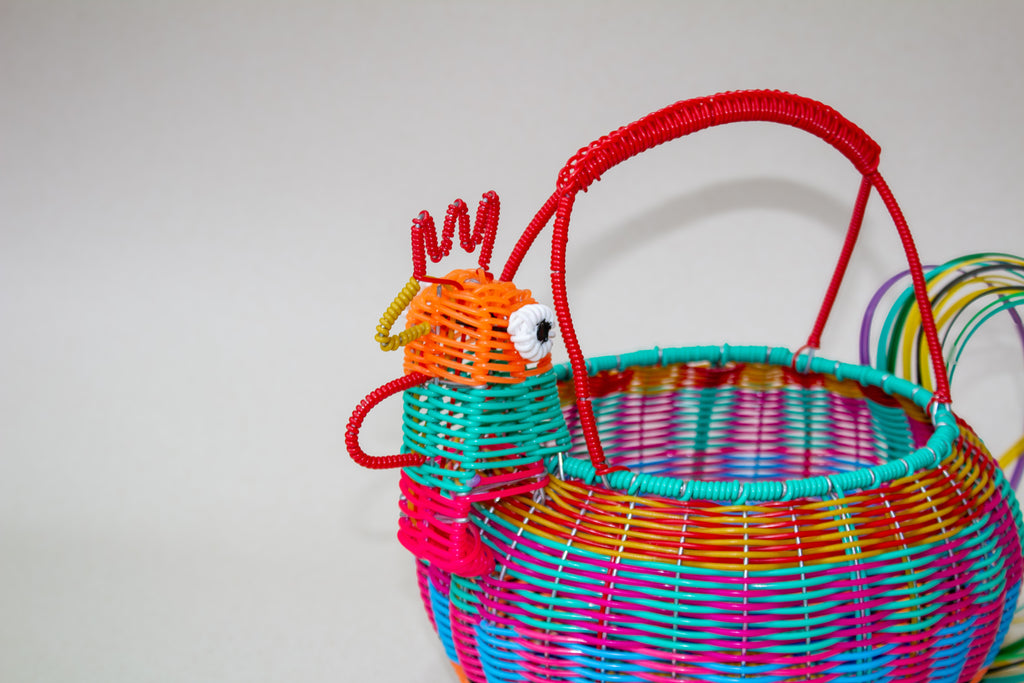 Gallina para huevos tejida de plástico reciclado