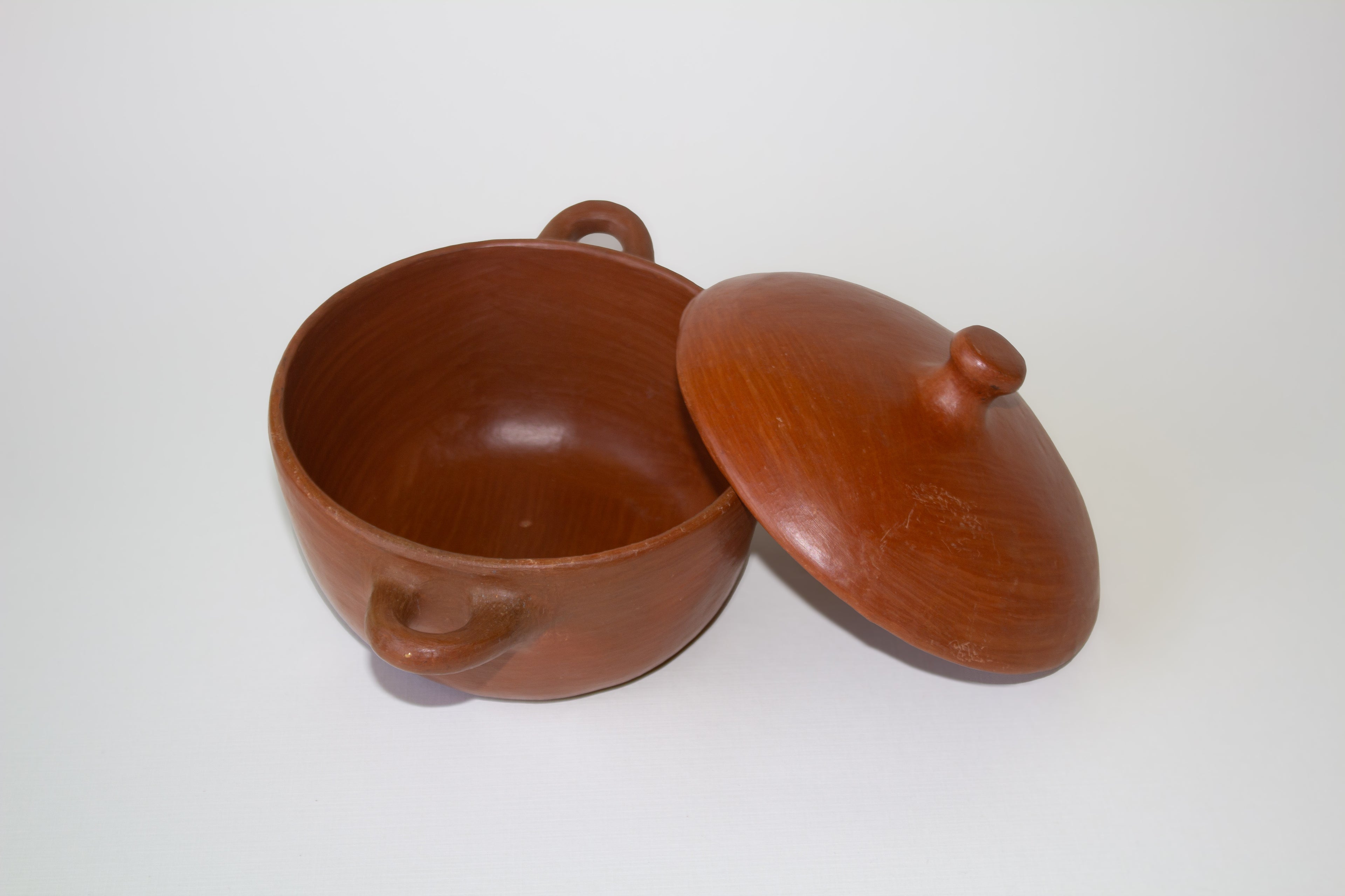 Cazuela chica base cuadrada de barro rojo