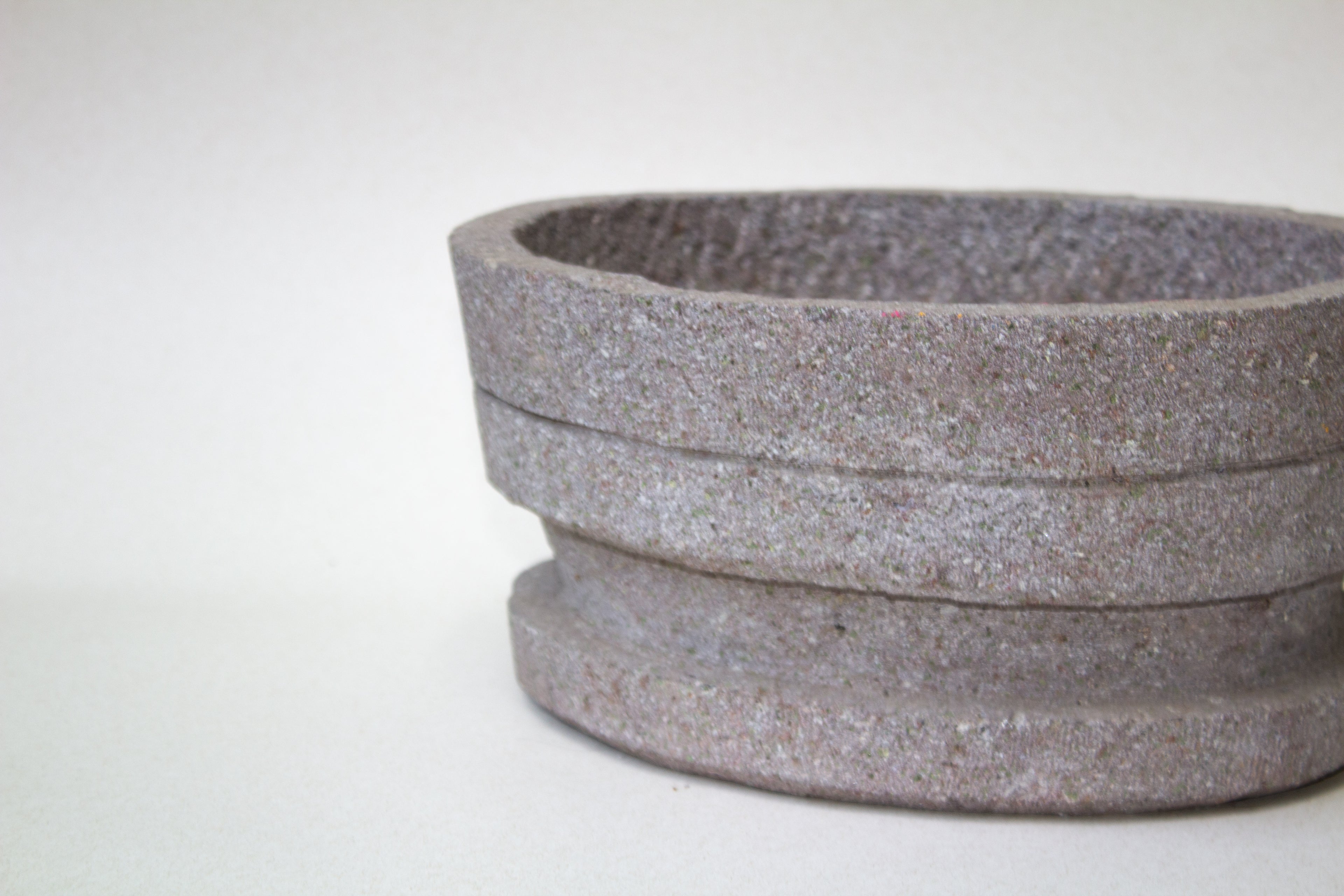 Molcajete grande ovalado de piedra volcánica