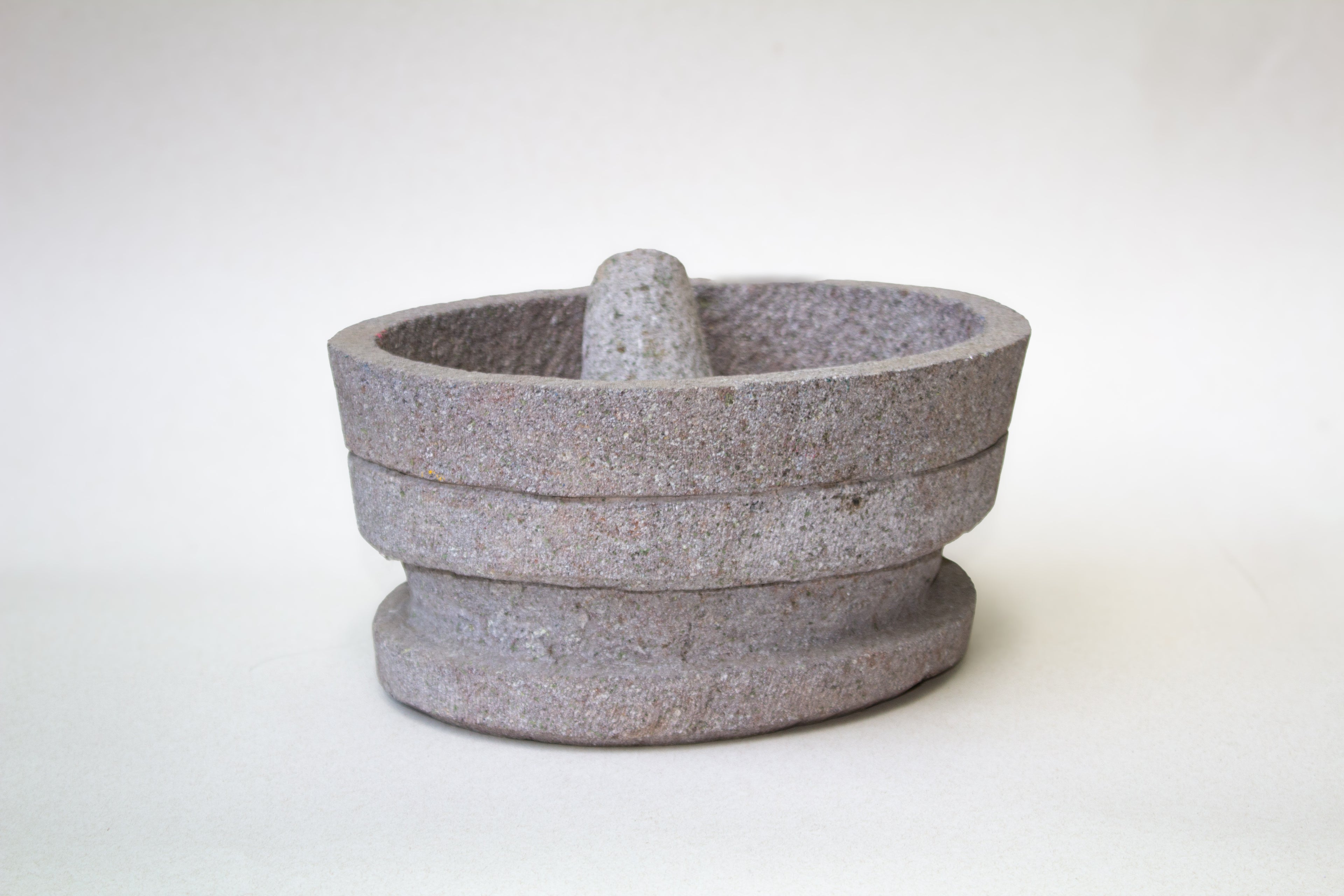 Molcajete grande ovalado de piedra volcánica