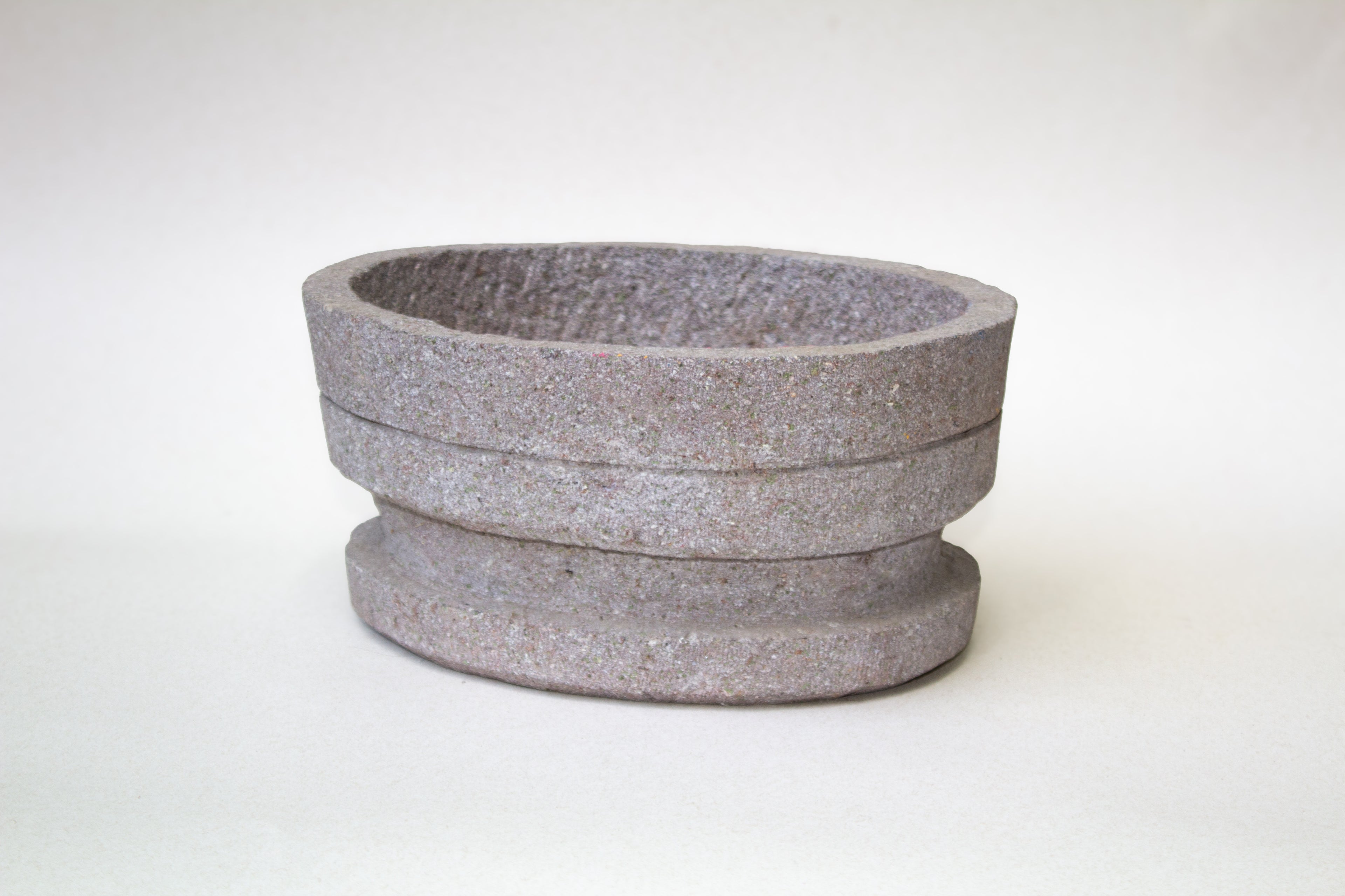 Molcajete grande ovalado de piedra volcánica