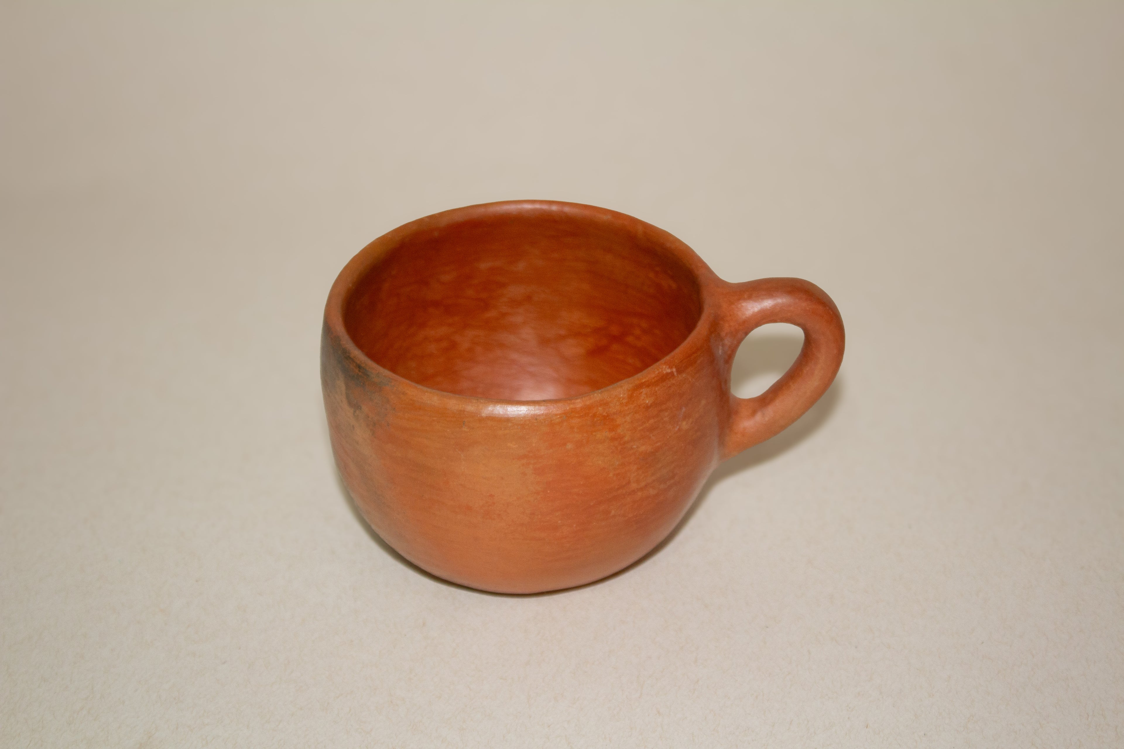 Juego de vajilla de barro naranja